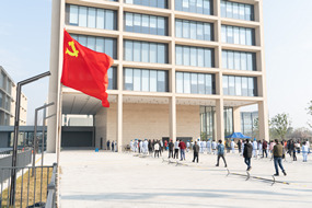 全員核酸檢測  黨旗飄在一線